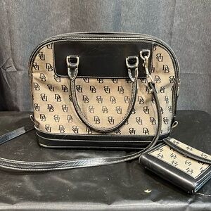 Vintage Dooney  & Bourke monogram Satchel bag 2 way bag
Bag only